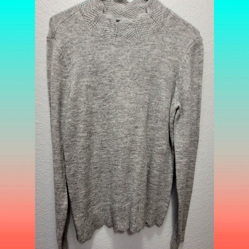 Liz Claiborne size small heather grey sweater.